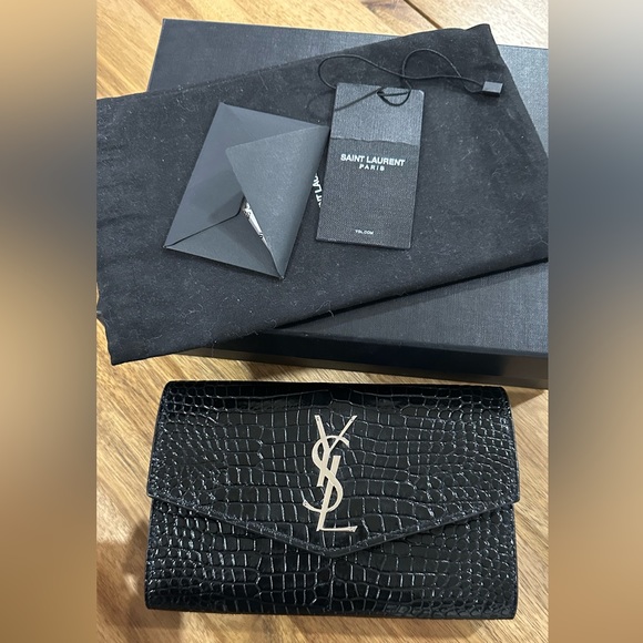 YSL Uptown Chain Wallet in Croc Embossed Leather and Silver Hardware - Picture 2 of 8